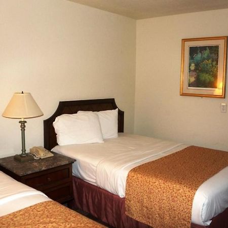 Waterford Inn Екстериор снимка